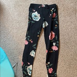 Old navy M black floral print leggings